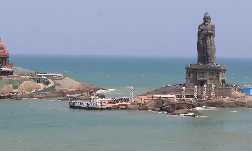 ஓணம் விடுமுறை நாட்களில்விவேகானந்தர் மண்டபத்தை  31,500 சுற்றுலா பயணிகள் பார்வையிட்டனர்