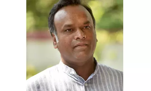 சப்-இன்ஸ்பெக்டர் தேர்வு முறைகேடு; பா.ஜனதா எம்.எல்.ஏ. லஞ்சம் வாங்கியது குறித்து விசாரணை - முன்னாள் மந்திரி பிரியங்க் கார்கே வலியுறுத்தல்