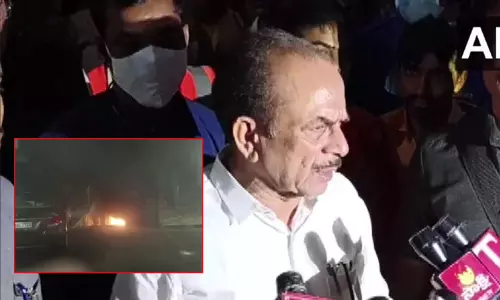 தெலுங்கானாவில் இ-ஸ்கூட்டர் சார்ஜிங் பிரிவில் பெரும் தீ விபத்து; 8 பேர் உயிரிழப்பு தெலுங்கானாவில் இ-ஸ்கூட்டர் சார்ஜிங் பிரிவில் பெரும் தீ விபத்து; 8 பேர் உயிரிழப்பு