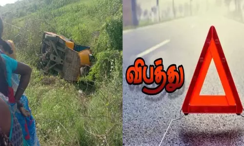 கும்மிடிப்பூண்டி அருகே ஷேர் ஆட்டோ கவிழ்ந்து விபத்து; 5 பெண்கள் படுகாயம் கும்மிடிப்பூண்டி அருகே ஷேர் ஆட்டோ கவிழ்ந்து விபத்து; 5 பெண்கள் படுகாயம்