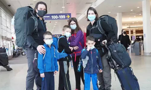 கண் பார்வையை இழக்க போகும் குழந்தைகள்... அதற்கு முன் உலக சுற்றுலா அழைத்து சென்ற பெற்றோர்- நெகிழ்ச்சி சம்பவம்