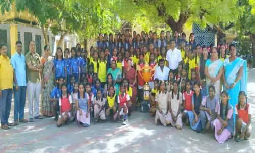 கோவில்பட்டி வட்டார விளையாட்டு போட்டியில்  அரசு மேல்நிலைப்பள்ளி  மாணவிகள் சாம்பியன்