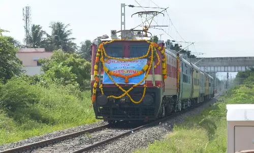 திண்டுக்கல்-பழனி இடையே மின்மயமாக்கப்பட்ட பாதையில் ரெயில் சோதனை ஓட்டம்