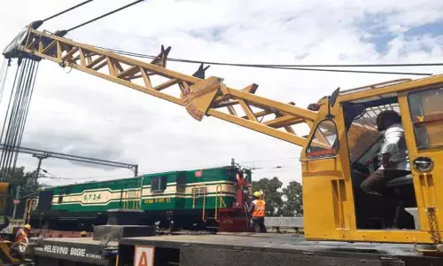 மேட்டுப்பாளையம் வந்த டீசல் மலைரெயில் என்ஜின்