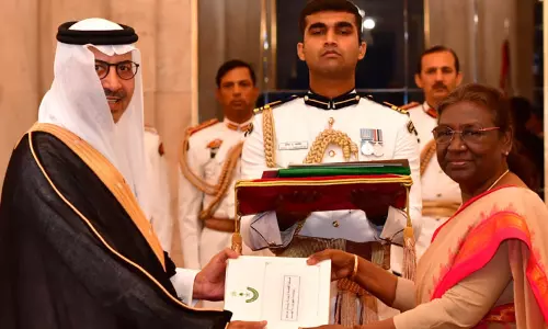 ஐந்து நாடுகளின் தூதர்கள் தங்களது நியமன பத்திரங்களை ஜனாதிபதியிடம் வழங்கினர்