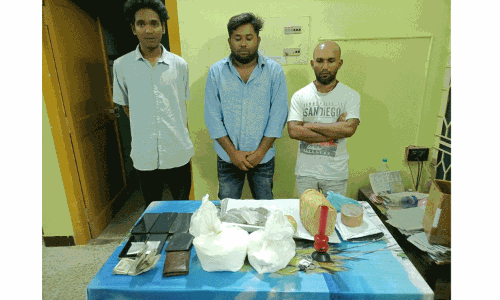 வீட்டில் பதுக்கி வைத்திருந்த 2 கிலோ போதை பவுடர், கஞ்சா பறிமுதல்