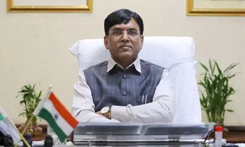 நாட்டில் உரத் தட்டுப்பாடு இல்லை - மத்திய மந்திரி மன்சுக் மாண்டவியா நாட்டில் உரத் தட்டுப்பாடு இல்லை - மத்திய மந்திரி மன்சுக் மாண்டவியா