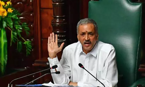 சட்டசபையில் காங்கிரஸ் உறுப்பினரால் கடும் கோபம் அடைந்த சபாநாயகர்; ஒழுங்கீனமாக நடந்து கொள்வதை ஏற்க முடியாது என ஆவேசம்