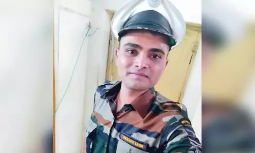 ஆவடி பயிற்சி மையத்தில் பயங்கரம்: விமானப்படை வீரர் துப்பாக்கியால் சுட்டு தற்கொலை ஆவடி பயிற்சி மையத்தில் பயங்கரம்: விமானப்படை வீரர் துப்பாக்கியால் சுட்டு தற்கொலை