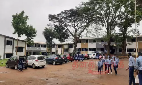 கூடலூர் அரசு மாதிரி மேல்நிலைப்பள்ளி தகைசால் பள்ளியாக தேர்வு   கட்டமைப்பு வசதிகள் மேம்படும் என மாணவர்கள் மகிழ்ச்சி