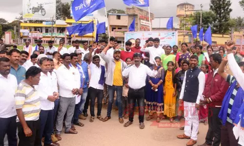 பாலியல் வழக்கில் கைதான மடாதிபதிக்கு உள்துறை மந்திரி, போலீசார் உடந்தை; தலித் அமைப்பினர் குற்றச்சாட்டு பாலியல் வழக்கில் கைதான மடாதிபதிக்கு உள்துறை மந்திரி, போலீசார் உடந்தை; தலித் அமைப்பினர் குற்றச்சாட்டு