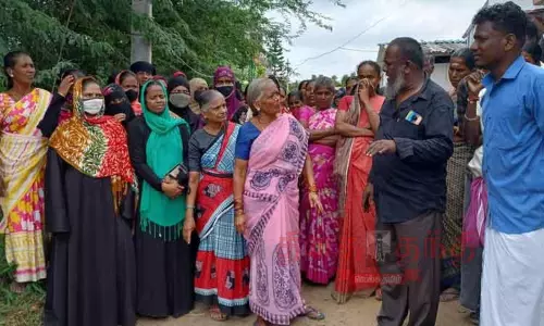 டாஸ்மாக் கடைக்கு எதிர்ப்பு தெரிவித்து பெண்கள் போராட்டம்