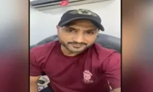 கோவையில் போலீஸ்-பொதுமக்கள் இடையிலான கிரிக்கெட்; இறுதிப்போட்டிக்கு ஹர்பஜன் சிங் வருகை கோவையில் போலீஸ்-பொதுமக்கள் இடையிலான கிரிக்கெட்; இறுதிப்போட்டிக்கு ஹர்பஜன் சிங் வருகை