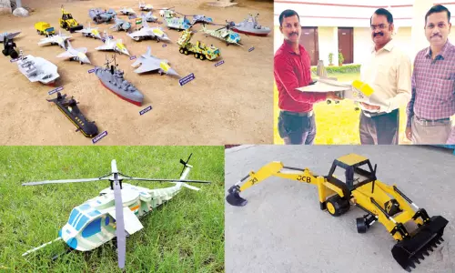 அட்டையில் உருவான ராணுவ தளவாடங்கள்