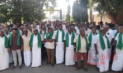 சப்- கலெக்டர் அலுவலகத்தை முற்றுகையிட்ட விவசாயிகள்