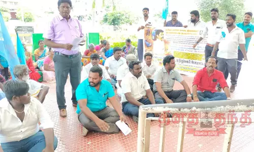 புதுச்சத்திரத்தில்  தமிழ்ப்புலிகள் கட்சியினர் ஆர்ப்பாட்டம்