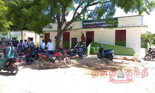தேவியாக்குறிச்சியில் சாக்கடை கால்வாய் அமைக்கும் பணிக்கு ரூ.55 ஆயிரம் லஞ்சம் வாங்கிய ஊராட்சி செயலாளர் கைது தேவியாக்குறிச்சியில் சாக்கடை கால்வாய் அமைக்கும் பணிக்கு ரூ.55 ஆயிரம் லஞ்சம் வாங்கிய ஊராட்சி செயலாளர் கைது