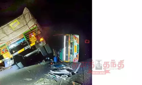 சேலம் அருகே கோர விபத்து: லாரிகள் நேருக்குநேர் மோதல்; 2 டிரைவர்கள் உடல் நசுங்கி பலி சேலம் அருகே கோர விபத்து: லாரிகள் நேருக்குநேர் மோதல்; 2 டிரைவர்கள் உடல் நசுங்கி பலி