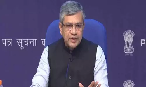 2023 ஆகஸ்ட் 15-ல் இந்தியாவின் முதல் ஹைட்ரஜன் ரெயில் செயல்பாட்டுக்கு வரும் - மத்திய மந்திரி அஸ்வினி வைஷ்ணவ்