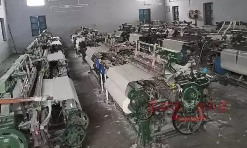 மின்கட்டண உயர்வு... கோவையில் 2வது நாளாக விசைத்தறி உரிமையாளர்கள் வேலைநிறுத்தம்