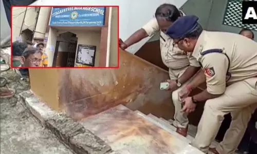 மேற்கு வங்காளம்:  உயர்நிலை பள்ளி மேற்கூரையில் திடீரென்று குண்டு வெடித்ததில் பரபரப்பு