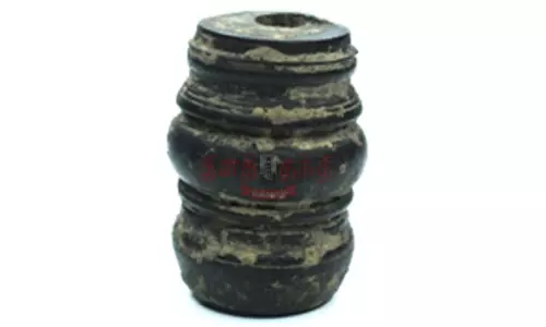 கீழடி அகழாய்வில் யானை தந்தத்தில் செய்யப்பட்ட பாசி மணி கண்டுபிடிப்பு