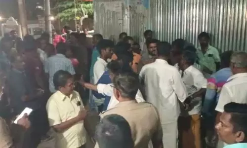 துறையூர் சின்ன ஏரியில் செத்து மிதக்கும் மீன்கள்