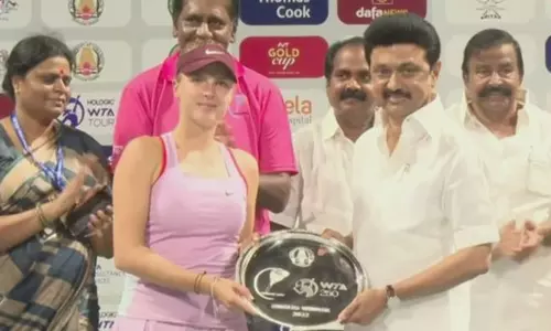 சென்னை ஓபன் டென்னிஸ்: வெற்றி பெற்ற வீராங்கனைக்கு கேடயம் வழங்கி கெளரவித்தார் முதல்-அமைச்சர் மு.க.ஸ்டாலின்!