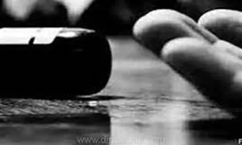 பொள்ளாச்சி அருகே அரசு பள்ளியில் மாணவி விஷம் குடித்ததால் பரபரப்பு