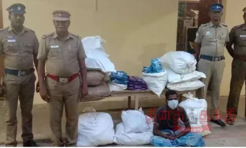 ரூ.1 லட்சம் மதிப்பிலான புகையிலை பொருட்கள் பறிமுதல்