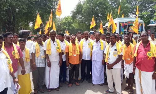 முடி திருத்தும் தொழிலாளர் நலச் சங்க முப்பெரும் விழா