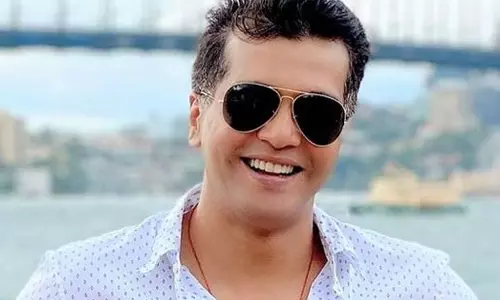 வைரலாகும் வினய் ராய் படத்தின் ஃபர்ஸ்ட் லுக் போஸ்டர் வைரலாகும் வினய் ராய் படத்தின் ஃபர்ஸ்ட் லுக் போஸ்டர்