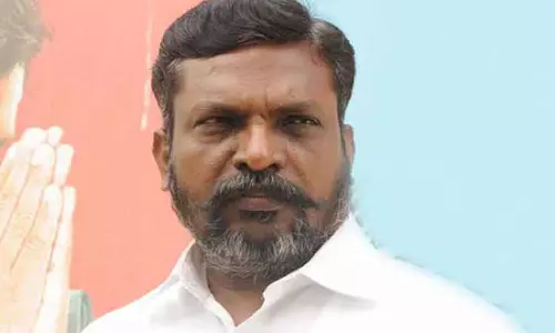 தமிழக மீனவர்கள் தாக்கப்படுவதை மத்திய அரசு வேடிக்கை பார்க்கிறது - திருமாவளவன் குற்றச்சாட்டு தமிழக மீனவர்கள் தாக்கப்படுவதை மத்திய அரசு வேடிக்கை பார்க்கிறது - திருமாவளவன் குற்றச்சாட்டு