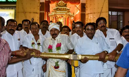 பழனி முருகன் கோவிலில் முன்னாள் அமைச்சர் செங்கோட்டையன் சாமி தரிசனம் பழனி முருகன் கோவிலில் முன்னாள் அமைச்சர் செங்கோட்டையன் சாமி தரிசனம்