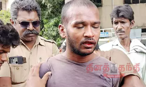 சேலத்தில் ருசிகரம்: மோட்டார் சைக்கிளை திருடி உரிமையாளரிடமே சாவி செய்ய சொன்ன என்ஜினீயர் பொதுமக்கள் பிடித்து போலீசில் ஒப்படைத்தனர் சேலத்தில் ருசிகரம்: மோட்டார் சைக்கிளை திருடி உரிமையாளரிடமே சாவி செய்ய சொன்ன என்ஜினீயர் பொதுமக்கள் பிடித்து போலீசில் ஒப்படைத்தனர்