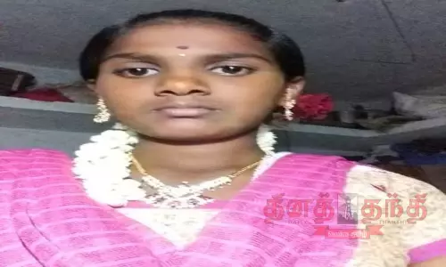 ஓட்டப்பிடாரம் அருகே பிளஸ்-2 மாணவி தற்கொலை செய்தது தொடர்பாக பள்ளிக்கூடத்தில் சி.பி.சி.ஐ.டி. போலீசார் விசாரணை நடத்தினர். ஓட்டப்பிடாரம் அருகே பிளஸ்-2 மாணவி தற்கொலை செய்தது தொடர்பாக பள்ளிக்கூடத்தில் சி.பி.சி.ஐ.டி. போலீசார் விசாரணை நடத்தினர்.