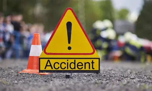 டெல்லியில் 4 பேரை விபத்தில் பலி கொண்ட லாரி ஓட்டுனர் உ.பி.யில் கைது டெல்லியில் 4 பேரை விபத்தில் பலி கொண்ட லாரி ஓட்டுனர் உ.பி.யில் கைது