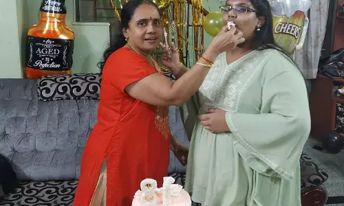 மின்சாரம் தாக்கி தாய்-மகள் சாவு