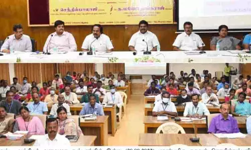 இ-சேவை மையம் மூலம் இந்தாண்டு இறுதிக்குள் 300-க்கும் மேற்பட்ட சேவைகள் வழங்கப்பட உள்ளது: அமைச்சர் பேட்டி இ-சேவை மையம் மூலம் இந்தாண்டு இறுதிக்குள் 300-க்கும் மேற்பட்ட சேவைகள் வழங்கப்பட உள்ளது: அமைச்சர் பேட்டி