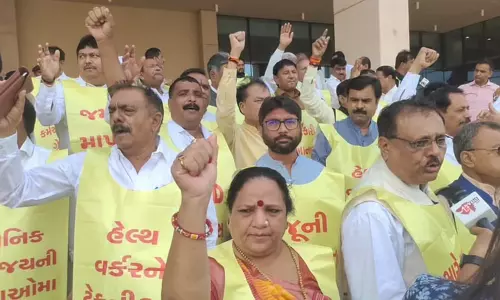 குஜராத் சட்டசபையில் அமளி: 14 காங்கிரஸ் எம்.எல்.ஏ.க்கள் இடைநீக்கம்