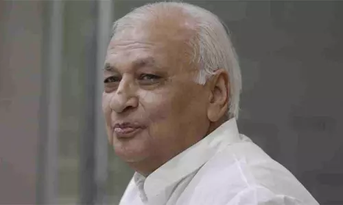 அரசுடன் மோதல் நீடித்து வரும் நிலையில் 5 மசோதாக்களுக்கு கேரள கவர்னர் ஒப்புதல்