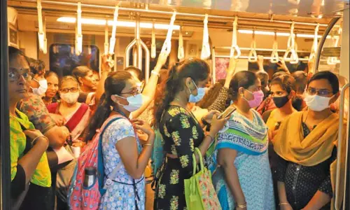 மெட்ரோ ரெயிலில் பயணிகள் எண்ணிக்கை 2.30 லட்சமாக அதிகரிப்பு