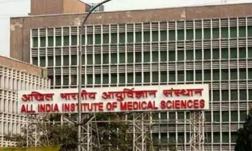 அறுவை சிகிச்சைக்காக லஞ்சம் வாங்கிய எய்ம்ஸ் டாக்டர் இடமாற்றம்