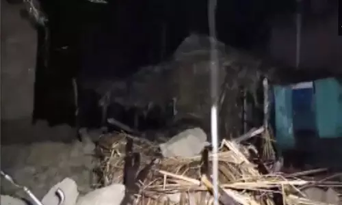 உ.பி: சுவர் இடிந்து விழுந்ததில் வீட்டில் தூங்கிக் கொண்டிருந்த 4 குழந்தைகள் உடல் நசுங்கி பரிதாபமாக பலி!