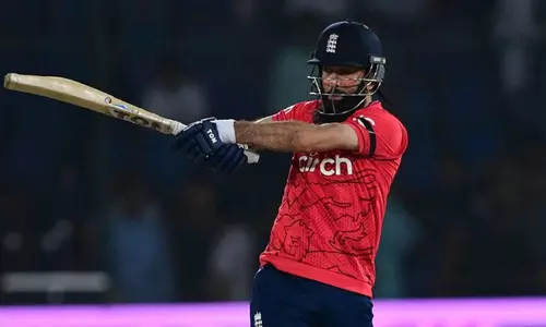 இரண்டாவது 20 ஓவர் கிரிக்கெட்: பாகிஸ்தான் அணிக்கு 200 ரன்கள் வெற்றி இலக்கு இரண்டாவது 20 ஓவர் கிரிக்கெட்: பாகிஸ்தான் அணிக்கு 200 ரன்கள் வெற்றி இலக்கு