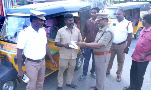 கடலூரில், போக்குவரத்து விதிமீறல்:  4 லாரிகள், 16 ஆட்டோக்கள் பறிமுதல்  ரூ.4 லட்சம் அபராதம் வசூல் செய்து மோட்டார் வாகன ஆய்வாளர் நடவடிக்கை