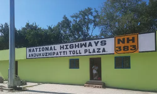 இருவழிச்சாலைக்கு சுங்கச்சாவடி அவசியமா?  கட்டணம் வசூலித்தால் பொருளாதார ரீதியில் பாதிக்கப்படுவோம்  பொதுமக்கள், வாகன ஓட்டிகள் குமுறல்