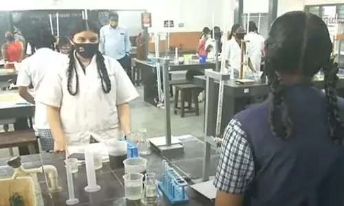 பள்ளி, கல்லூரிகளில் வேதியியல் கல்வியை மேம்படுத்த திட்டம் - மத்திய அரசு தகவல்
