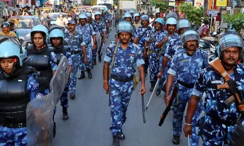 கோவையில் அதிவிரைவுப்படை போலீசார் குவிப்பு