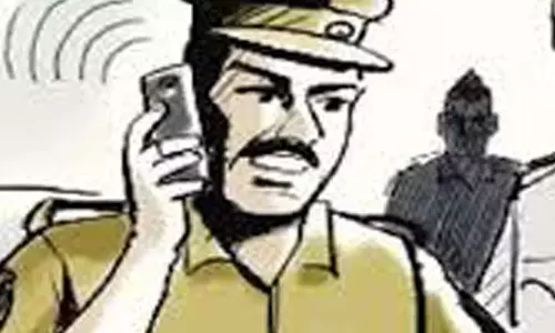 இந்து முன்னணி நிர்வாகி காரை பெட்ரோல் ஊற்றி தீ வைப்பு